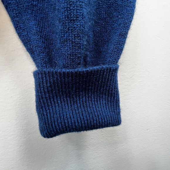 Saks Fifth Avenue Blue Cashmere Sweater Size L V Neck Pullover - Picture 6 of 13